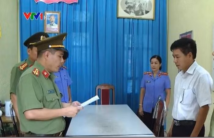 Siết chặt chấm thi là một trong những cách để hạn chế tiêu cực thi cử (ảnh minh học - nguồn vtv.vn).