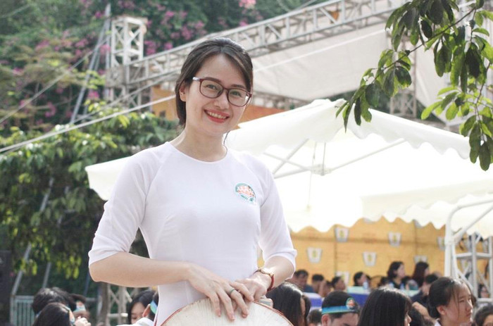 Theo cô Phương, sân khấu hóa sẽ tạo nên sinh khí cho học sinh trong giờ học văn nhưng không nên lạm dụng (ảnh Trinh Phúc). Theo cô Phương, sân khấu hóa sẽ tạo nên sinh khí cho học sinh trong giờ học văn nhưng không nên lạm dụng (ảnh Trinh Phúc).