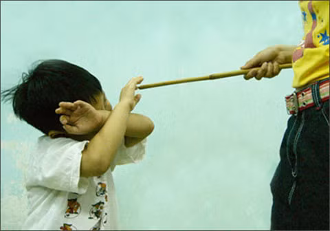 Gần đây có nhiều vụ việc bạo hành học sinh (ảnh minh họa).