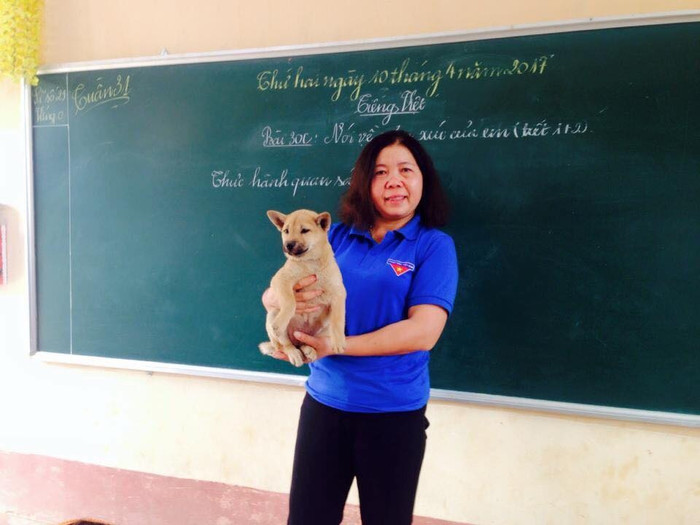 Cô giáo Phạm Thị Diệu 51 tuổi, giáo viên trường Tiểu học số 2 thị trấn Tân Uyên, huyện Tân Uyên, tỉnh Lai Châu (ảnh do nhân vật cung cấp). Cô giáo Phạm Thị Diệu 51 tuổi, giáo viên trường Tiểu học số 2 thị trấn Tân Uyên, huyện Tân Uyên, tỉnh Lai Châu (ảnh do nhân vật cung cấp).
