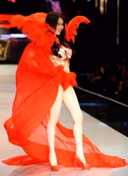 Giá của Ngọc Trinh gấp 3 lần người khác Giá của Ngọc Trinh gấp 3 lần người khác