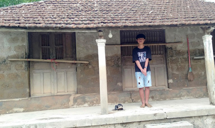 Trận lũ đi qua, ngôi nhà của em Đoàn Phương Nam Nam ngập đến quá nửa,nước lũ cuốn trôi mọi thứ (Ảnh: cô Nhi cung cấp) Trận lũ đi qua, ngôi nhà của em Đoàn Phương Nam Nam ngập đến quá nửa,nước lũ cuốn trôi mọi thứ (Ảnh: cô Nhi cung cấp)