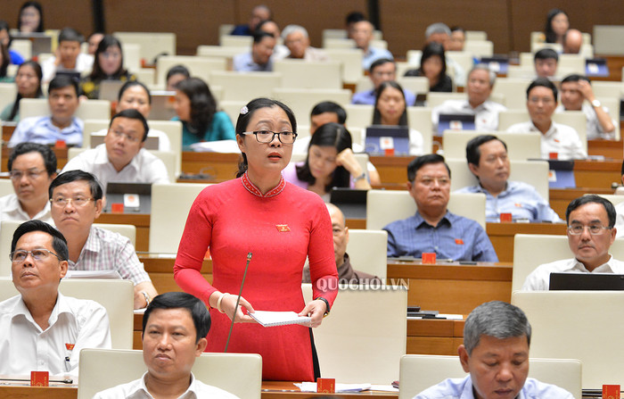 Đại biểu Nguyễn Thị Quyên Thanh - Đoàn Đại biểu Quốc hội tỉnh Vĩnh Long, Phó chủ tịch Ủy ban nhân dân tỉnh Vĩnh Long (ảnh: quochoi.vn) Đại biểu Nguyễn Thị Quyên Thanh - Đoàn Đại biểu Quốc hội tỉnh Vĩnh Long, Phó chủ tịch Ủy ban nhân dân tỉnh Vĩnh Long (ảnh: quochoi.vn)