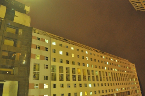 Nạn nhân lao đầu xuống từ tầng 31 của tòa nhà này Nạn nhân lao đầu xuống từ tầng 31 của tòa nhà này