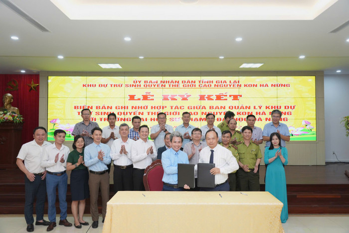 Lễ Ký kết biên bản ghi nhớ hợp tác giữa Ban Quản lý Khu dự trữ sinh quyển thế giới Cao nguyên Kon Hà Nừng và Trường Đại học Sư phạm - Đại học Đà Nẵng. lễ ký kết.jpg