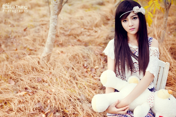 Một số người bạn của Lilly rất ngại trước ống kính vì luôn cho rằng mình không xinh đẹp. Nhưng với Lilly đó là một quan niệm tiêu cực vì “Không có người phụ nữ xấu chỉ có người phụ nữ không biết làm đẹp”. Một số người bạn của Lilly rất ngại trước ống kính vì luôn cho rằng mình không xinh đẹp. Nhưng với Lilly đó là một quan niệm tiêu cực vì “Không có người phụ nữ xấu chỉ có người phụ nữ không biết làm đẹp”.