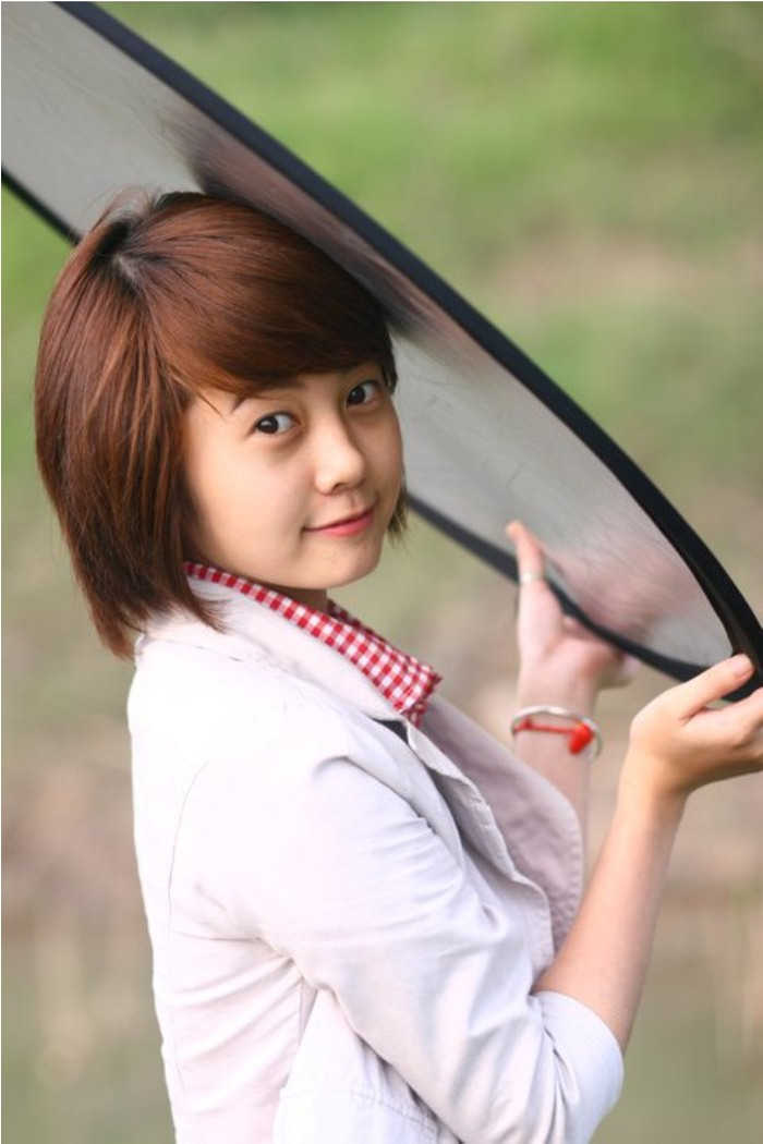 Trang thuộc cung Song Tử, cô nàng tâm sự về cung của mình: “ Song Tử thích nghi nhanh chóng với điều kiện mới giúp họ có một gia tài bạn bè và các mối quan hệ xã hội phong phú. Song Tử là những người cá tính và ưa phiêu lưu mạo hiểm”. Trang thuộc cung Song Tử, cô nàng tâm sự về cung của mình: “ Song Tử thích nghi nhanh chóng với điều kiện mới giúp họ có một gia tài bạn bè và các mối quan hệ xã hội phong phú. Song Tử là những người cá tính và ưa phiêu lưu mạo hiểm”.