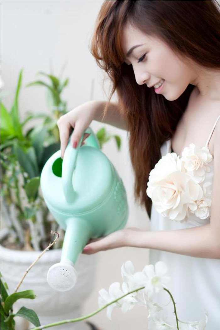 Nana bật mí, cô bạn rất yêu Hà Nội. Tết vừa qua, Nana có dịp ra Hà Nội, cái lạnh và bình yên của Hà Nội mang đến cho Nana thật nhiều thú vị. Nana quý trọng sự hiếu khách của người Hà Nội, yêu giọng nói Bắc và thích ăn món bún đậu mắm tôm.