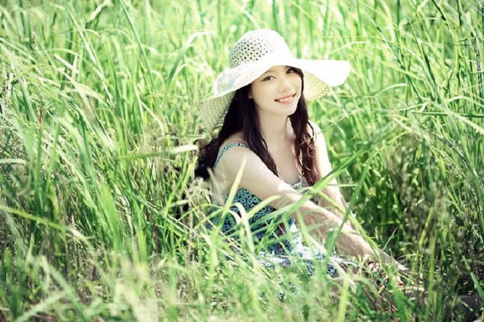 Từ bé, cô bạn đã tham gia rất nhiều chương trình của đoàn hội và các hoạt động cộng đồng. Thanh từng là cán bộ Đoàn xuất sắc, sinh viên có thành tích học tập xuất sắc. Năm học 2009 -2010 cô bạn được nhận học bổng Inverpro dành cho sinh viên có thành tích học tập xuất sắc của Khoa Luật. Năm học 2010-2011, Thanh là 1 trong 12 sinh viên có thành tích học tập xuất sắc nhất ĐH Quốc Gia HN được nhận học bổng Lawrence S.ting. Từ bé, cô bạn đã tham gia rất nhiều chương trình của đoàn hội và các hoạt động cộng đồng. Thanh từng là cán bộ Đoàn xuất sắc, sinh viên có thành tích học tập xuất sắc. Năm học 2009 -2010 cô bạn được nhận học bổng Inverpro dành cho sinh viên có thành tích học tập xuất sắc của Khoa Luật. Năm học 2010-2011, Thanh là 1 trong 12 sinh viên có thành tích học tập xuất sắc nhất ĐH Quốc Gia HN được nhận học bổng Lawrence S.ting.