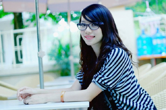 Không chỉ xinh đẹp, Giang Thanh còn rất thông minh và năng động. Cô bạn chia sẻ: "Bố mẹ mình khi sinh ra đã cho mình một đặc ân đó là ngoại hình khá ưa nhìn. Nhưng bố mẹ từ bé cũng đã dạy cho mình rằng chỉ vẻ đẹp bên ngoài thôi là chưa đủ. Vì vậy, mình luôn trau dồi cả phẩm hạnh cũng như trí tuệ của bản thân". Không chỉ xinh đẹp, Giang Thanh còn rất thông minh và năng động. Cô bạn chia sẻ: "Bố mẹ mình khi sinh ra đã cho mình một đặc ân đó là ngoại hình khá ưa nhìn. Nhưng bố mẹ từ bé cũng đã dạy cho mình rằng chỉ vẻ đẹp bên ngoài thôi là chưa đủ. Vì vậy, mình luôn trau dồi cả phẩm hạnh cũng như trí tuệ của bản thân".