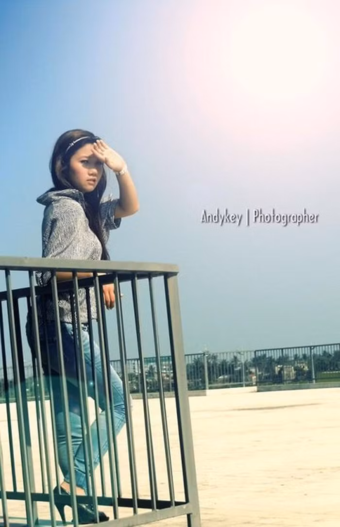 Sở thích của cô bạn này là nấu nướng, tụ tập bạn bè. Đặc biệt Hồng Anh thích những giờ luyện thanh trên lớp cùng cô giáo. Thích cảm giác mỗi khi đứng trên sân khấu, mặc dù những lúc như vậy em cảm thấy hơi run.