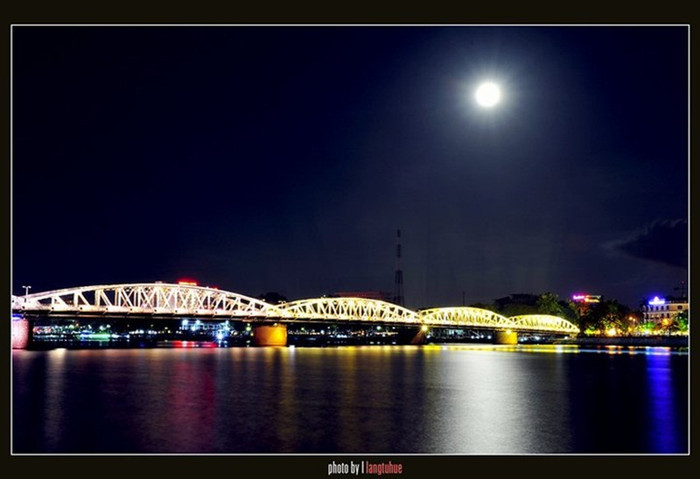 Chiếc cầu tho mộng lung linh như một nàng tiên đủ mọi sắc màu, không gian rộng lớn quá nên thơ Chiếc cầu tho mộng lung linh như một nàng tiên đủ mọi sắc màu, không gian rộng lớn quá nên thơ