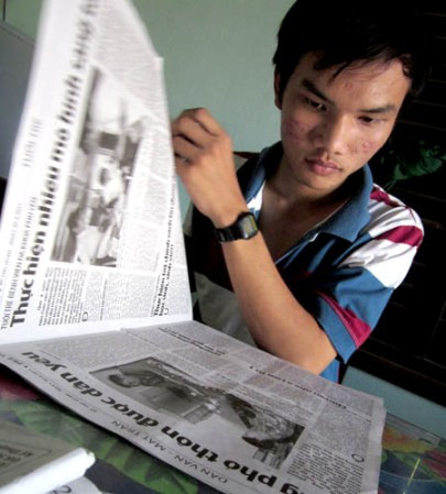 Với 26,75 điểm (toán 8,75, vật lý 9, hóa học 9), Nguyễn Trần Văn Quyện đạt danh hiệu Thủ khoa Trường ĐH Sư phạm Kỹ thuật TP.HCM. Với 26,75 điểm (toán 8,75, vật lý 9, hóa học 9), Nguyễn Trần Văn Quyện đạt danh hiệu Thủ khoa Trường ĐH Sư phạm Kỹ thuật TP.HCM.