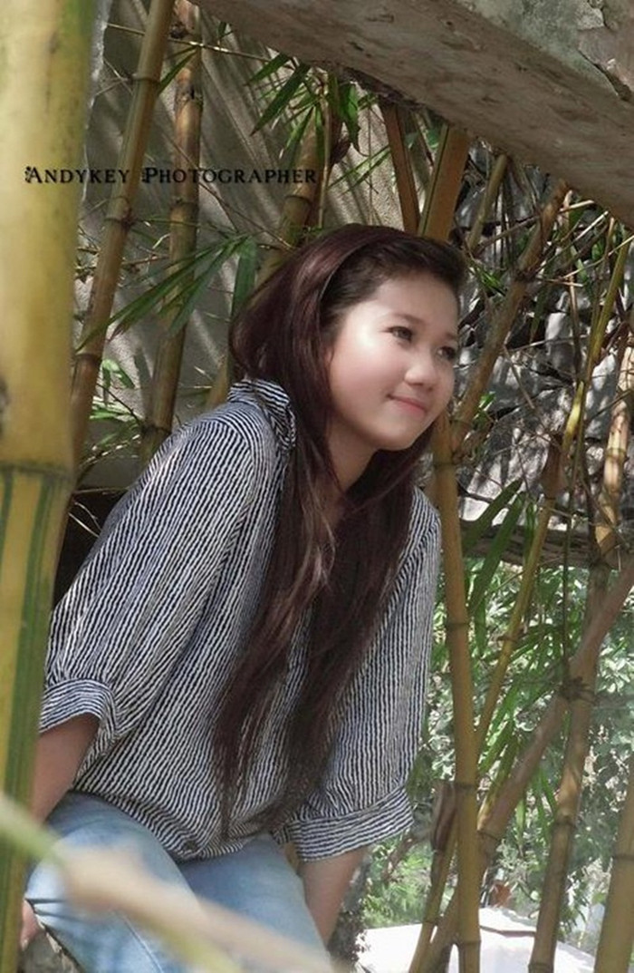 Hồng Anh cũng chia sẻ thêm “trong cuộc thi hợp ca tranh tài vừa qua. Mục đích chính của bọn em cũng là làm từ thiện cho tỉnh nhà. Hình thức là số tiền mà khán giả gửi tin nhắn bình chọn sẽ được sử dụng để ủng hộ cho trẻ em nghèo ở Thanh Hóa”. Hồng Anh cũng chia sẻ thêm “trong cuộc thi hợp ca tranh tài vừa qua. Mục đích chính của bọn em cũng là làm từ thiện cho tỉnh nhà. Hình thức là số tiền mà khán giả gửi tin nhắn bình chọn sẽ được sử dụng để ủng hộ cho trẻ em nghèo ở Thanh Hóa”.