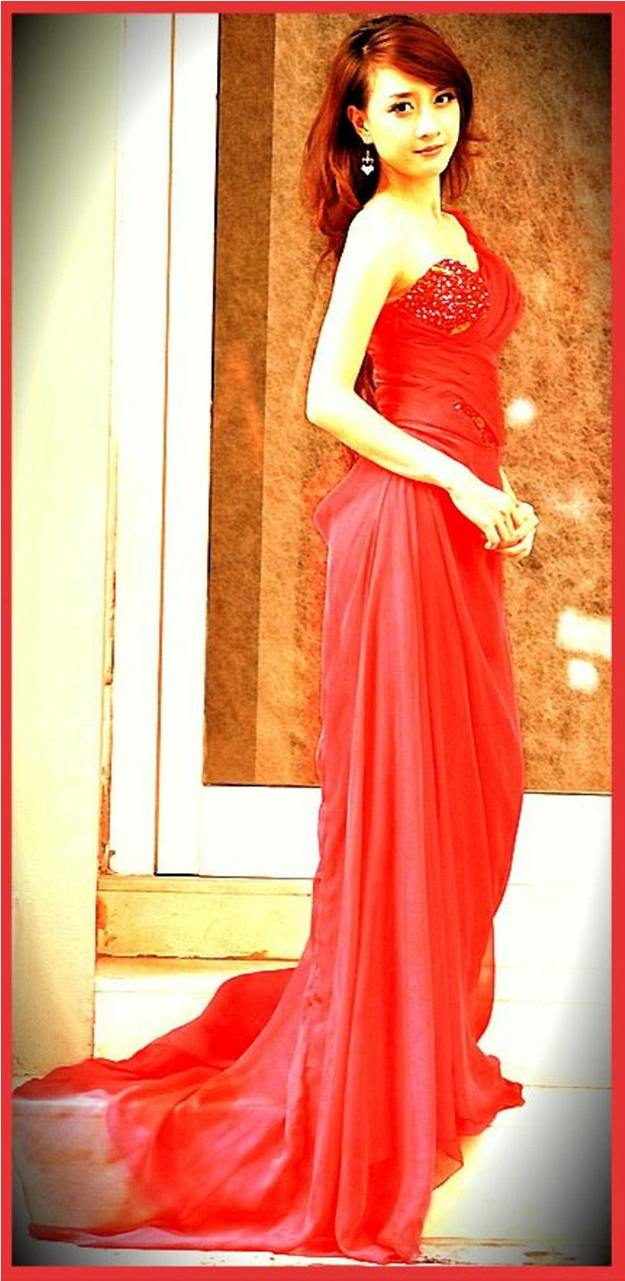 Hai tháng tới đây, Hồng Ngọc sẽ đi du học ngành ngoại giao tại Mỹ. Sau 4 năm, Ngọc sẽ quay trở lại Việt Nam làm việc góp phần xây dựng xã hội. Hai tháng tới đây, Hồng Ngọc sẽ đi du học ngành ngoại giao tại Mỹ. Sau 4 năm, Ngọc sẽ quay trở lại Việt Nam làm việc góp phần xây dựng xã hội.