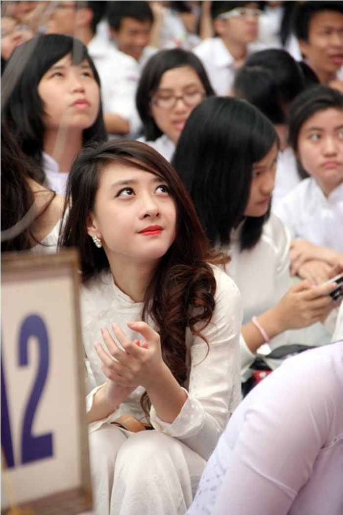 Chu Hồng Ngọc sinh năm 1993, vừa tốt nghiệp tại THPT Chu Văn An (Hà Nội) Chu Hồng Ngọc sinh năm 1993, vừa tốt nghiệp tại THPT Chu Văn An (Hà Nội)