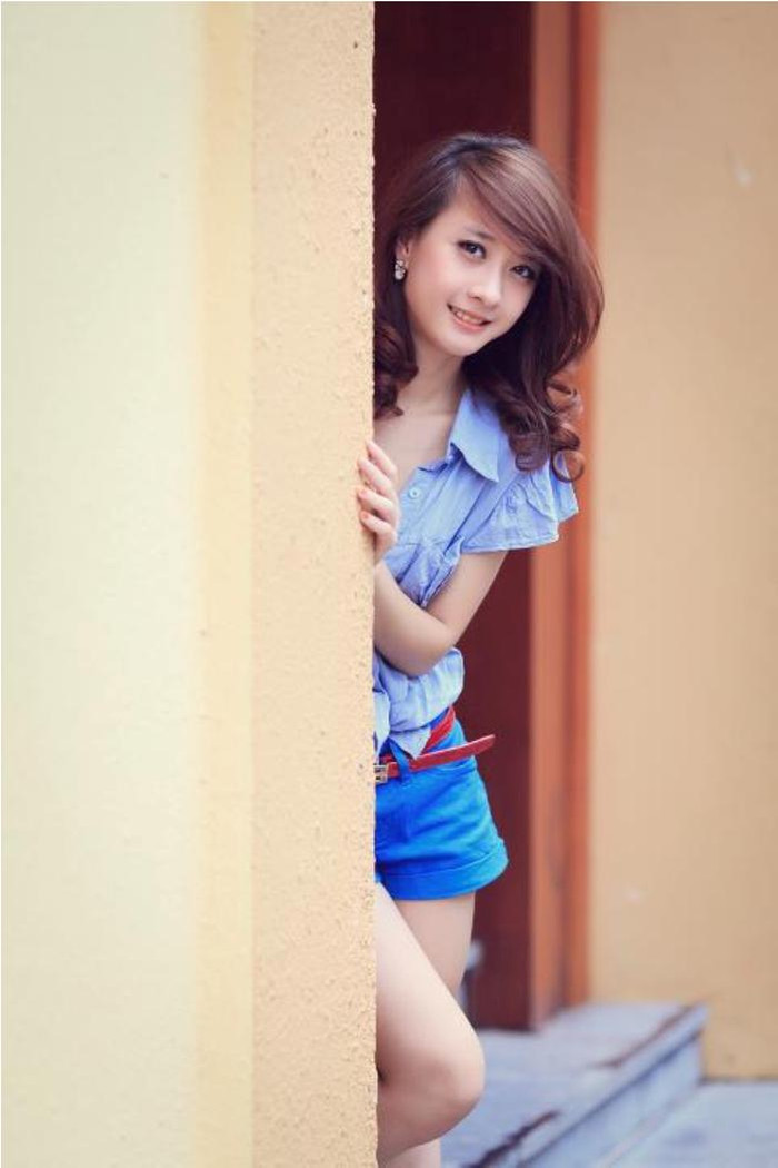 Hồng Ngọc cho biết: Khi bắt đầu vào học cấp II. Ngọc thực sự say mê tiếng Anh. Sự nghiêm khắc trong học tập của ngôi trường THPT Chu Văn An đã khiến Ngọc luôn phải nỗ lực trong việc học tập. Hồng Ngọc cho biết: Khi bắt đầu vào học cấp II. Ngọc thực sự say mê tiếng Anh. Sự nghiêm khắc trong học tập của ngôi trường THPT Chu Văn An đã khiến Ngọc luôn phải nỗ lực trong việc học tập.