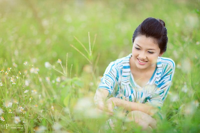 Với Huyền Thanh, nụ cười dường như lúc nào cũng nở thật tươi trên môi