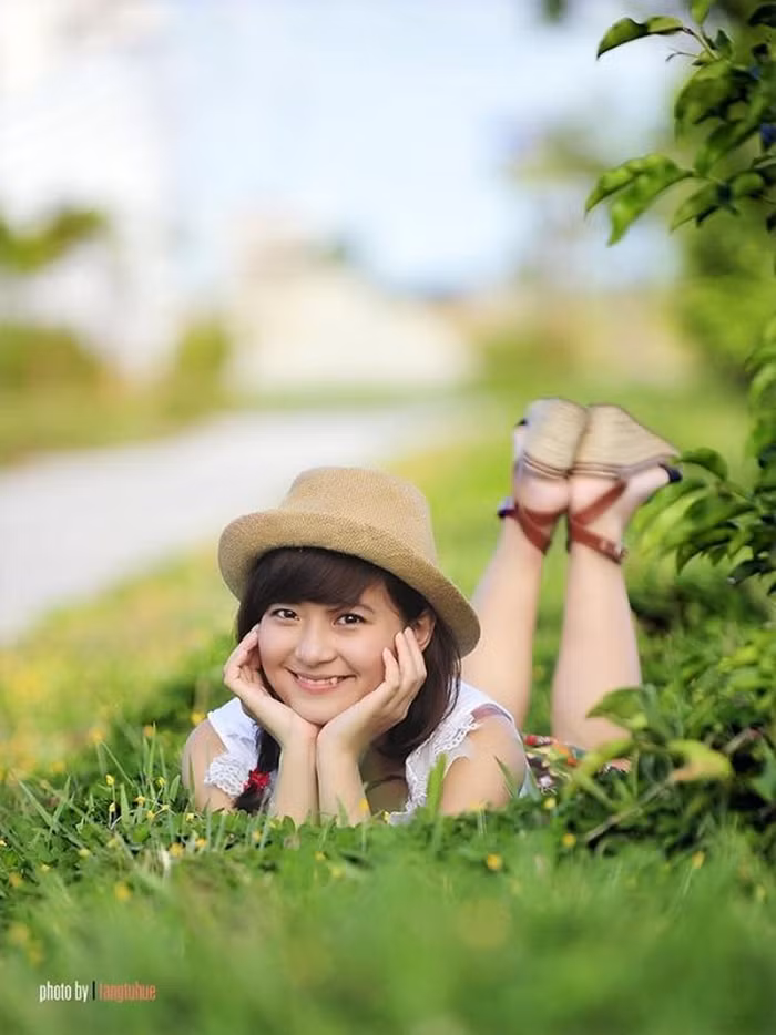 Chiếc "răng khểnh" cực duyên và ấn tượng Chiếc "răng khểnh" cực duyên và ấn tượng