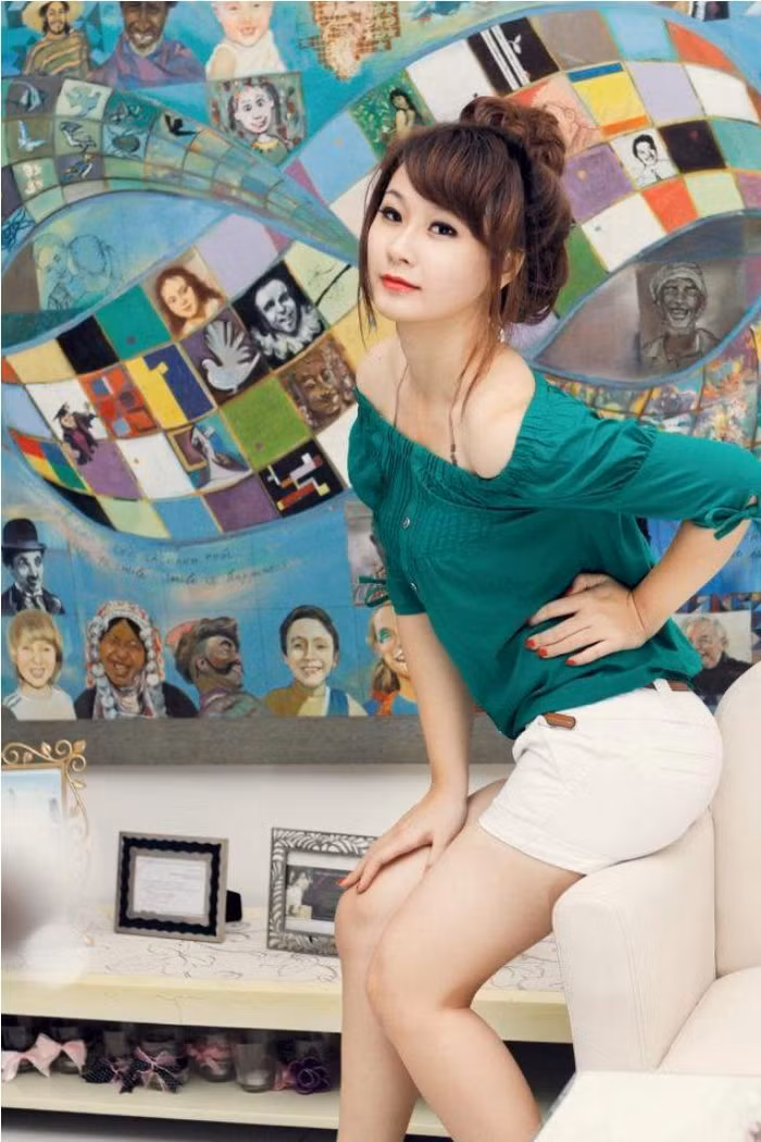 Để có những bộ ảnh đẹp, Ngọc Ánh phải diễn đạt theo concept mà stylist đưa ra, tạo cảm hứng cho photo. Để có những bộ ảnh đẹp, Ngọc Ánh phải diễn đạt theo concept mà stylist đưa ra, tạo cảm hứng cho photo.