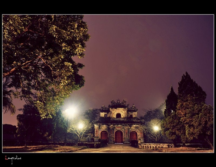 Tĩnh lặng đêm cố đô... Tĩnh lặng đêm cố đô...