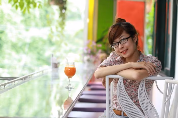 Cô nàng có nick name "Búp bê tủ kính" này không chỉ dành giải Á khôi 1 trong chương trình press beauty mà đồng thời còn giành giải thí sinh được bình chọn nhiều nhất trên mạng xã hội tamtay.vn Cô nàng có nick name "Búp bê tủ kính" này không chỉ dành giải Á khôi 1 trong chương trình press beauty mà đồng thời còn giành giải thí sinh được bình chọn nhiều nhất trên mạng xã hội tamtay.vn