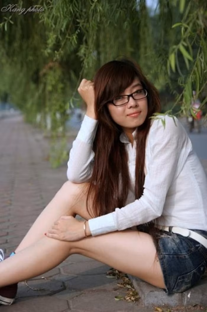 Hiện nay My đang là sinh viên lớp báo mạng điện tử K28 Học viện báo chí Tuyên truyền. Từ bé My đã mơ ước trở thành một nữ nhà báo giỏi.