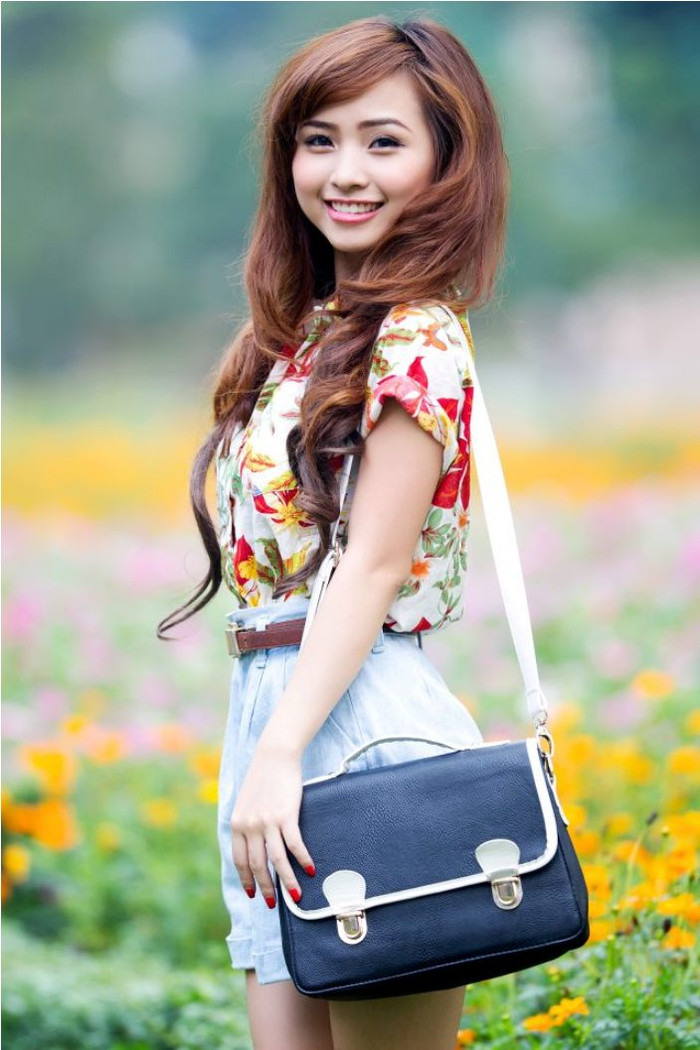 Vừa ra trường, cô bạn thử sức trong một lĩnh vực mới là kinh doanh, khác xa với những gì Nana được học. Hiện tại, Nana đang làm Trợ lý Phòng kinh doanh cho một công ty cổ phần Đầu tư nước ngoài. Công việc hiện tại giúp Nana thỏa mãn niềm đam mê và học hỏi được nhiều kinh nghiệm.