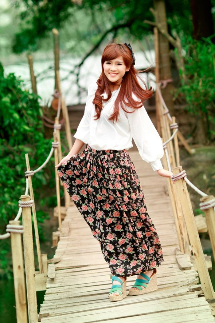 Cô bé đang cố gắng hài hòa giữa việc học và lịch chụp hình Cô bé đang cố gắng hài hòa giữa việc học và lịch chụp hình