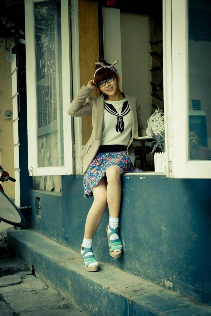 Ở trường Vân luôn được thầy cô và bạn bè yêu mến bởi gương mặt thánh thiện và rất dễ gần Ở trường Vân luôn được thầy cô và bạn bè yêu mến bởi gương mặt thánh thiện và rất dễ gần