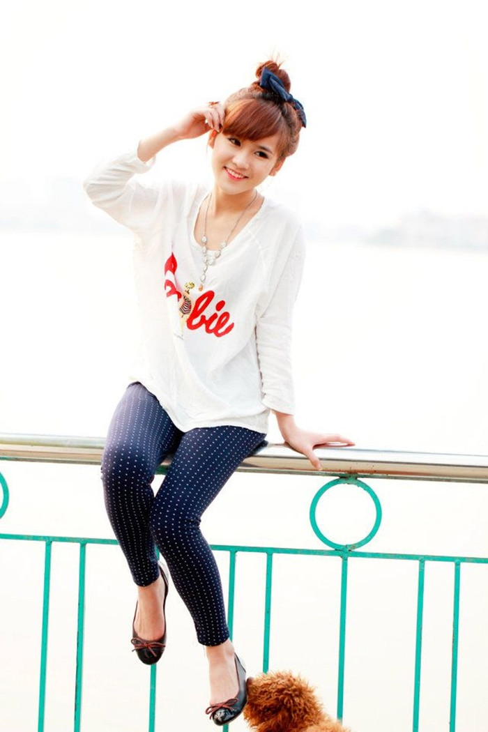 Hà Vân thích nghe nhạc, chụp ảnh, và chăm sóc thú cưng Hà Vân thích nghe nhạc, chụp ảnh, và chăm sóc thú cưng