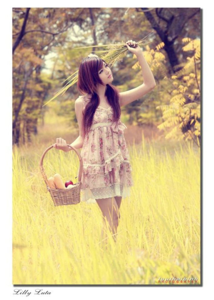 Đang học Tài chính ngân hàng nhưng Lilly mong muốn mình có thể hoạt động nghệ thuật, bởi bạn tự nhận thấy công việc này hợp với mình hơn. Đang học Tài chính ngân hàng nhưng Lilly mong muốn mình có thể hoạt động nghệ thuật, bởi bạn tự nhận thấy công việc này hợp với mình hơn.