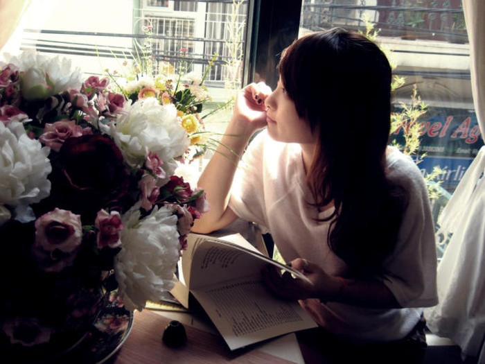 Chưa từng được nhìn thấy hoa tuyết nhưng vẻ đẹp tự nhiên- món quà vô giá mà thiên nhiên ban tặng luôn làm Hoàng Linh say mê. Linh yêu những bông hoa tuyết với muôn vàn kiểu dáng, kích cỡ mang vẻ đẹp thanh khiết.