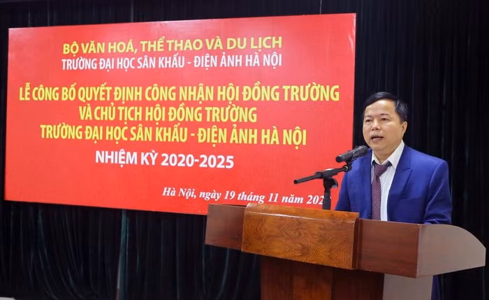 Tiến sĩ Phạm Trí Thành - Chủ tịch Hội đồng trường Trường Đại học Sân khấu – Điện ảnh Hà Nội (ảnh: website Nhà trường)