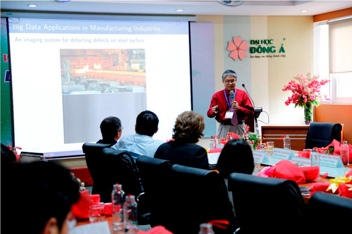 Các chuyên gia, nhà khoa học chia sẻ về kinh nghiệm ứng dụng và tìm kiếm sự hợp tác, phát triển đa phương. Ảnh: AN