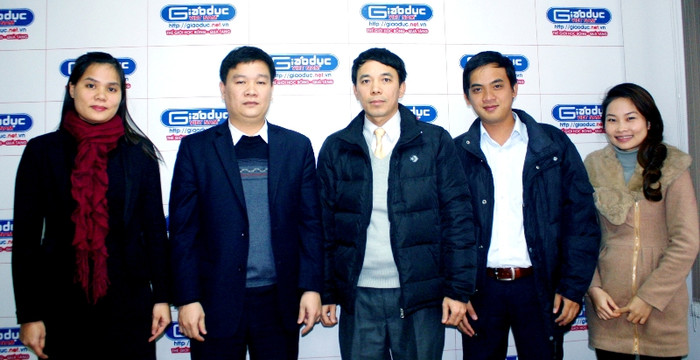 Ban Giám khảo cùng một số thành viên Ban Tổ chức cuộc thi "Vị ngon bốn phương" Ban Giám khảo cùng một số thành viên Ban Tổ chức cuộc thi "Vị ngon bốn phương"