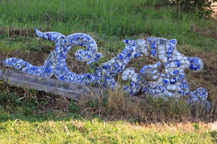 Một phế tích trong Văn Thánh Miếu chưa được trùng tu, sửa chữa. Ảnh: AN