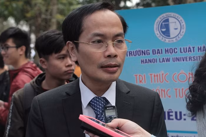 Trưởng phòng Đào tạo, Đại học Luật Hà Nội thông tin: "80% sinh viên sau khi tốt nghiệp có việc làm phù hợp với ngành được đào tạo". (Ảnh: Thùy Linh)