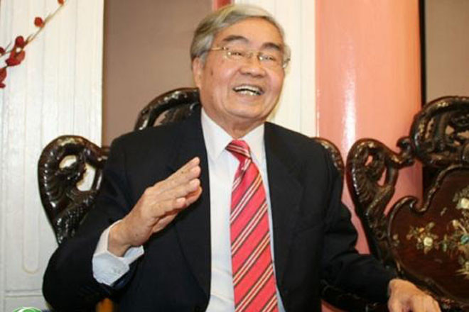 Theo Giáo sư Phạm Minh Hạc, Giáo viên lên lớp mà “không nói gì” thì khác nào một cái máy cung cấp thông tin (Ảnh: Báo Lao động)