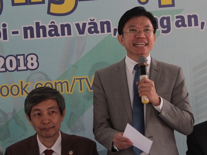 Phó giáo sư Hoàng Anh Tuấn - Phó hiệu trưởng trường Đại học Khoa học Xã hội và Nhân văn cho biết, khoa Đông Phương có những sinh viên mới chỉ năm thứ ba đã có việc làm ổn định. (Ảnh: Thùy Linh) Phó giáo sư Hoàng Anh Tuấn - Phó hiệu trưởng trường Đại học Khoa học Xã hội và Nhân văn cho biết, khoa Đông Phương có những sinh viên mới chỉ năm thứ ba đã có việc làm ổn định. (Ảnh: Thùy Linh)
