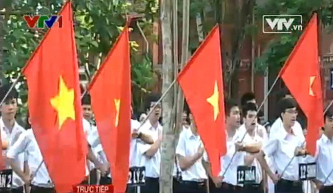 Bộ Giáo dục yêu cầu báo cáo việc duy trì hát quốc ca trong nhà trường (Ảnh minh họa: VTV)