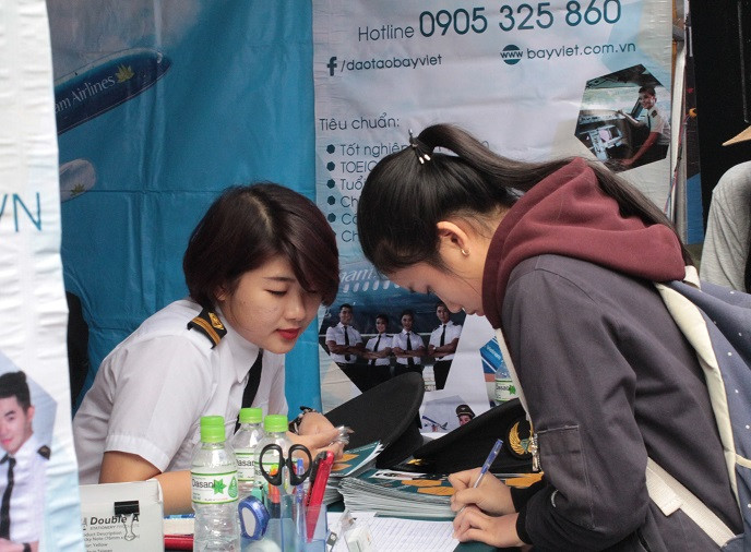 Điểm xét tuyển năm 2018 sẽ được làm tròn đến hai chữ số thập phân do đó các thí sinh sẽ phải chắt chiu từng 1% điểm để cạnh tranh trong quá trình tuyển sinh. (Ảnh minh họa: Thùy Linh) Điểm xét tuyển năm 2018 sẽ được làm tròn đến hai chữ số thập phân do đó các thí sinh sẽ phải chắt chiu từng 1% điểm để cạnh tranh trong quá trình tuyển sinh. (Ảnh minh họa: Thùy Linh)