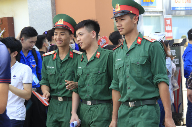 Năm nay, khối trường quân đội không phân biệt điểm chuẩn phía nam, phía bắc ảnh 1