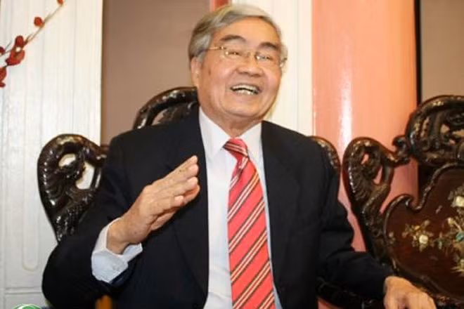 Theo Giáo sư Phạm Minh Hạc, Giáo viên lên lớp mà “không nói gì” thì khác nào một cái máy cung cấp thông tin (Ảnh: Báo Lao động) Theo Giáo sư Phạm Minh Hạc, Giáo viên lên lớp mà “không nói gì” thì khác nào một cái máy cung cấp thông tin (Ảnh: Báo Lao động)