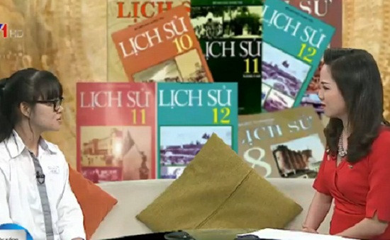 Trong dự thảo, về phân phối chương trình đề ra 105 tiết nhưng giáo viên cộng lại thì chỉ có 100 tiết! (Ảnh minh họa: VTV) Trong dự thảo, về phân phối chương trình đề ra 105 tiết nhưng giáo viên cộng lại thì chỉ có 100 tiết! (Ảnh minh họa: VTV)