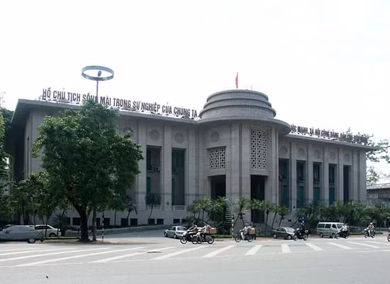 Sau cảnh báo của ngân hàng nhà nước về nguy cơ tội phạm công nghệ thông tin tấn công, các ngân hàng thương mại đưa ra khuyến cáo với khách hàng hàng. Sau cảnh báo của ngân hàng nhà nước về nguy cơ tội phạm công nghệ thông tin tấn công, các ngân hàng thương mại đưa ra khuyến cáo với khách hàng hàng.