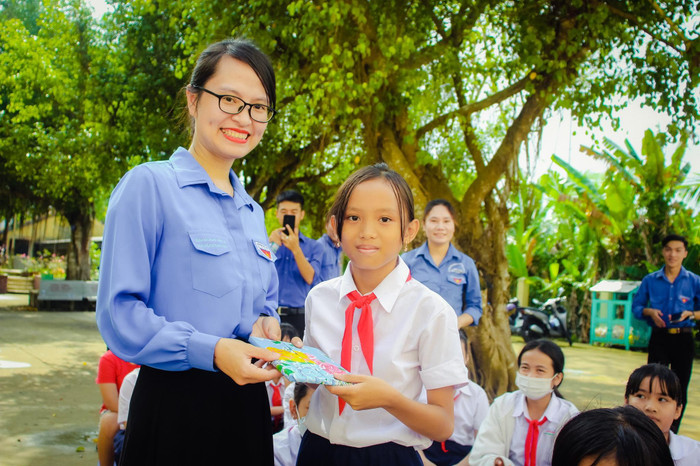 Giảng viên Đào Mỹ Hằng ngoài chuyên môn vững vàng còn nhiệt tình, năng nổ trong các phong trào Đoàn. (Ảnh: NVCC). Giảng viên Đào Mỹ Hằng ngoài chuyên môn vững vàng còn nhiệt tình, năng nổ trong các phong trào Đoàn. (Ảnh: NVCC).