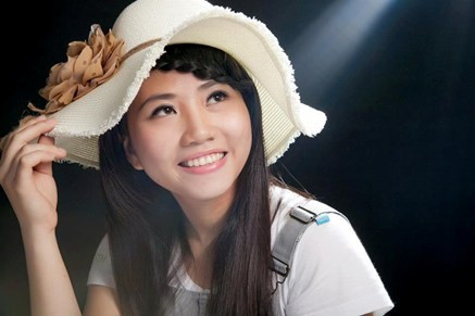 Trần Võ Như Quỳnh giành vé vào vòng 2 nhờ tin nhắn SMS.