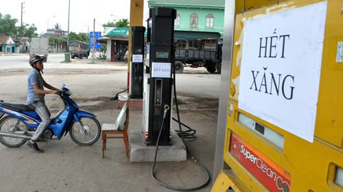 Huế: Nhiều cây xăng đồng loạt nghỉ bán ảnh 1 Nhiều cây xăng ở Huế đồng loạt nghỉ bán, Tin tức trong ngày, cay xang nghi ban, cay xang het hang, tang gia xang, gam hang, cay xang o hue, xang, bao, tin tuc, tin hot, tin hay