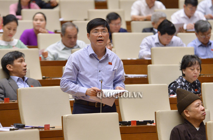 Đại biểu Quốc hội Nguyễn Tuấn Anh (đoàn Long An) nêu ý kiến (Ảnh: quochoi.vn)